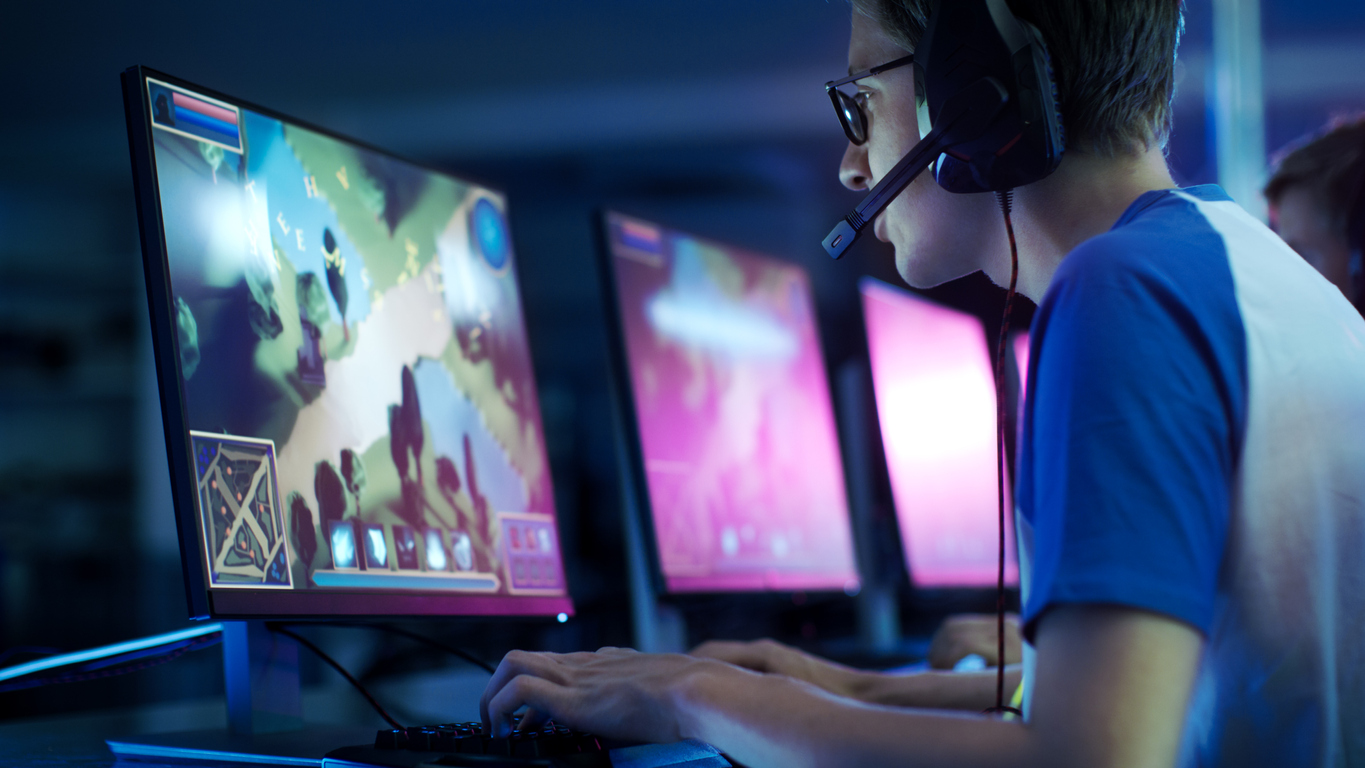 Blog do Teófilo: [e-SPORTS] - Fast Clube/AM anuncia parceria com Player  Games e entra no mundo de jogos eletrônicos